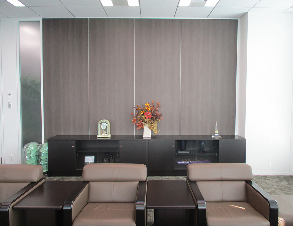 会社の役員応接室に飾っている造花