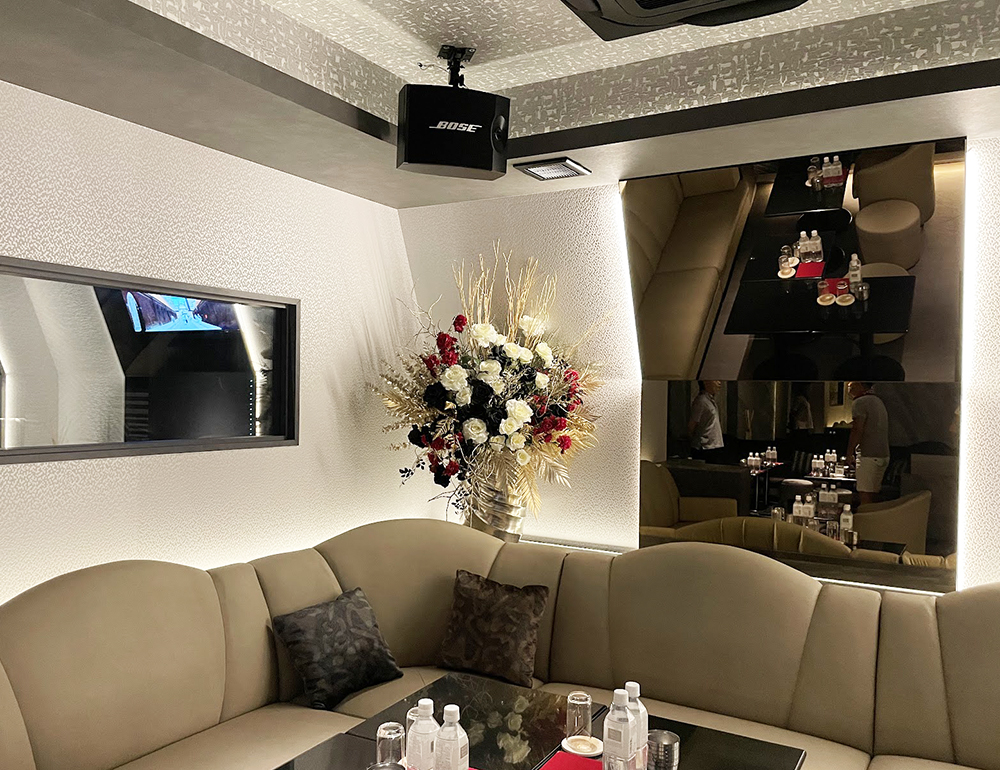 歌舞伎町キャバクラの造花アレンジメント