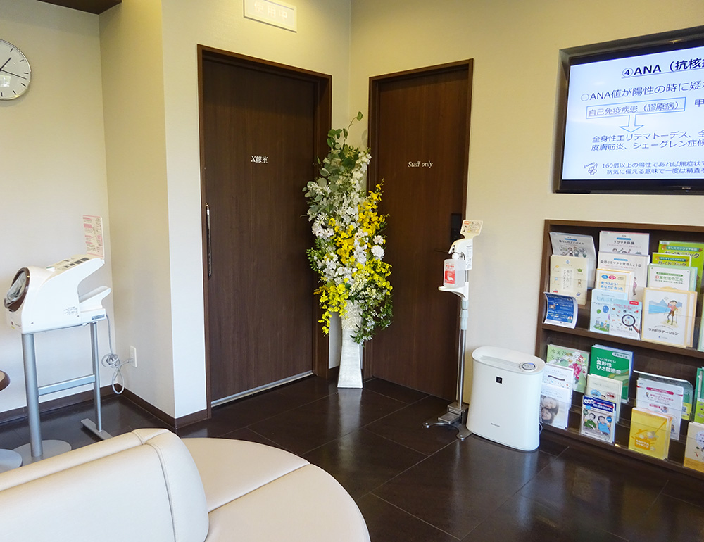 クリニック待合室の春の造花レンタルフラワー